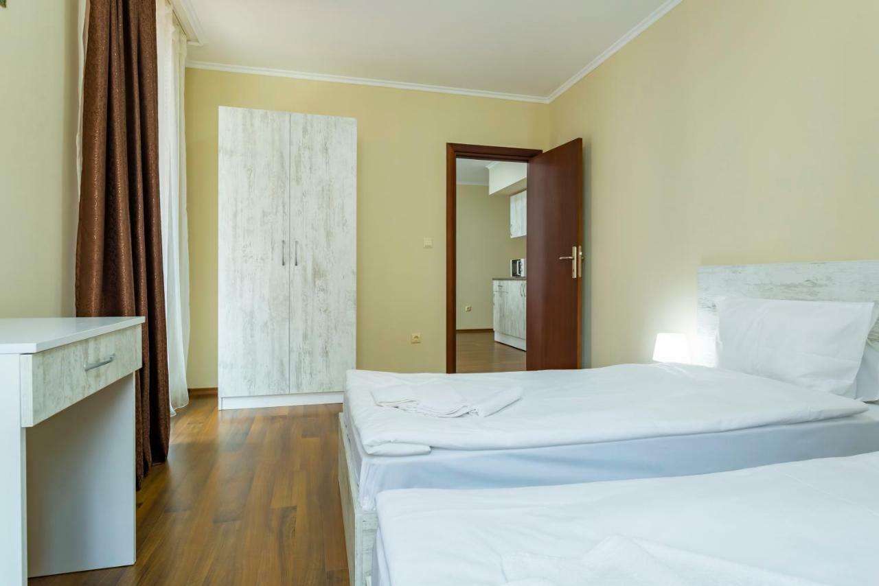 Rose Gardens Apart Hotel Pomorie Luaran gambar